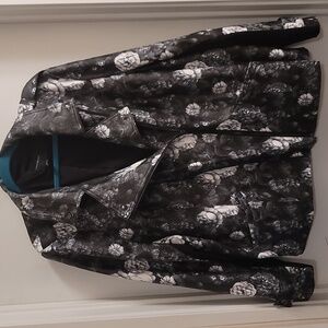 Lane Bryant Size 26/28 Like New Jacket Witj Roses Grey, Black & White